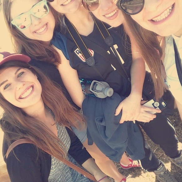 Meet your Posher, Rachel - Picture 3 of 3